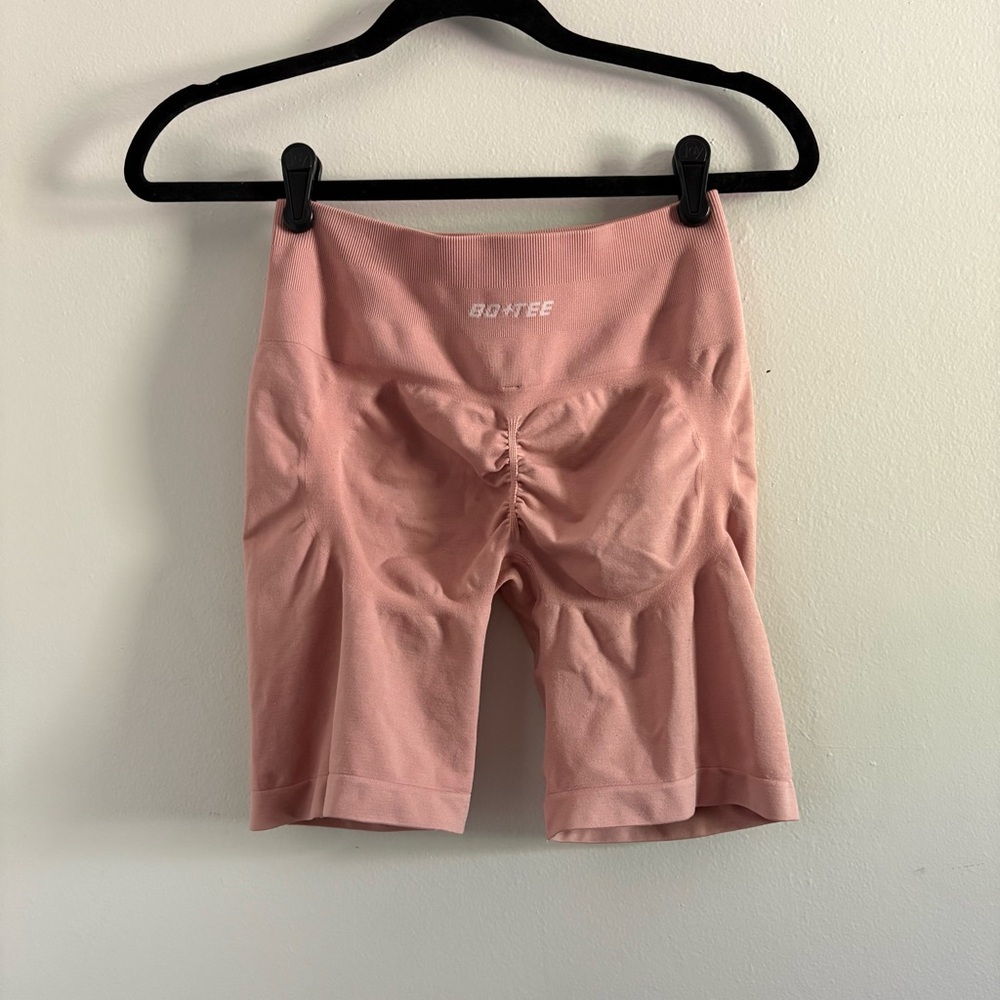 Oh Polly Bo+tee scrunch shorts Medium